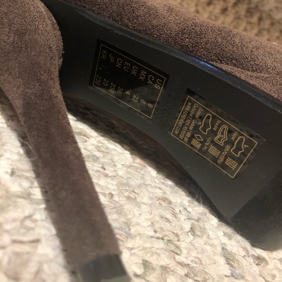 (2 for $20) Heeled booties size 6 - Picture 4 of 5